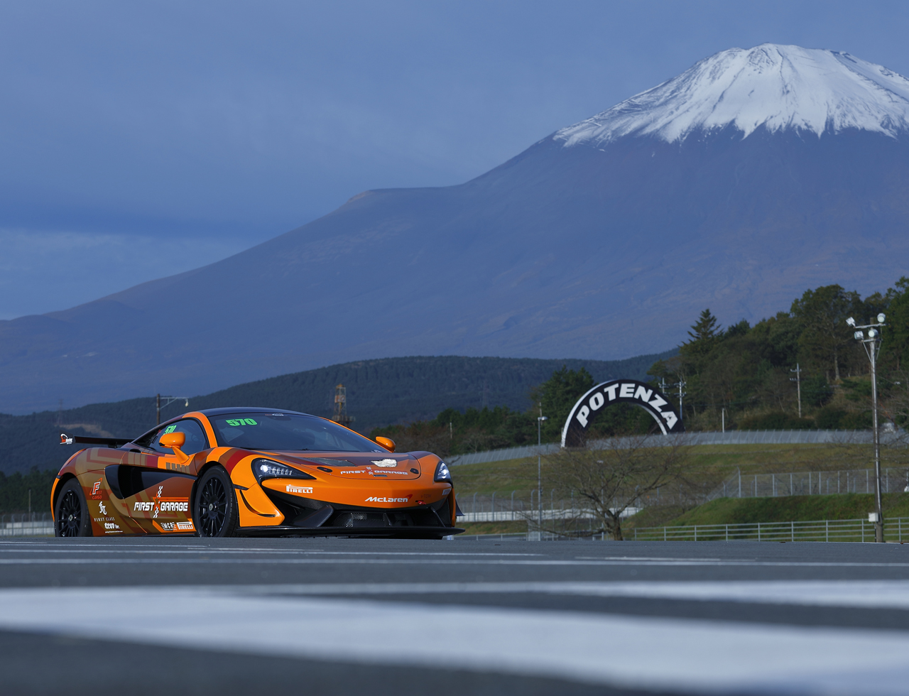 McLaren GT4 　ファーストレーシング